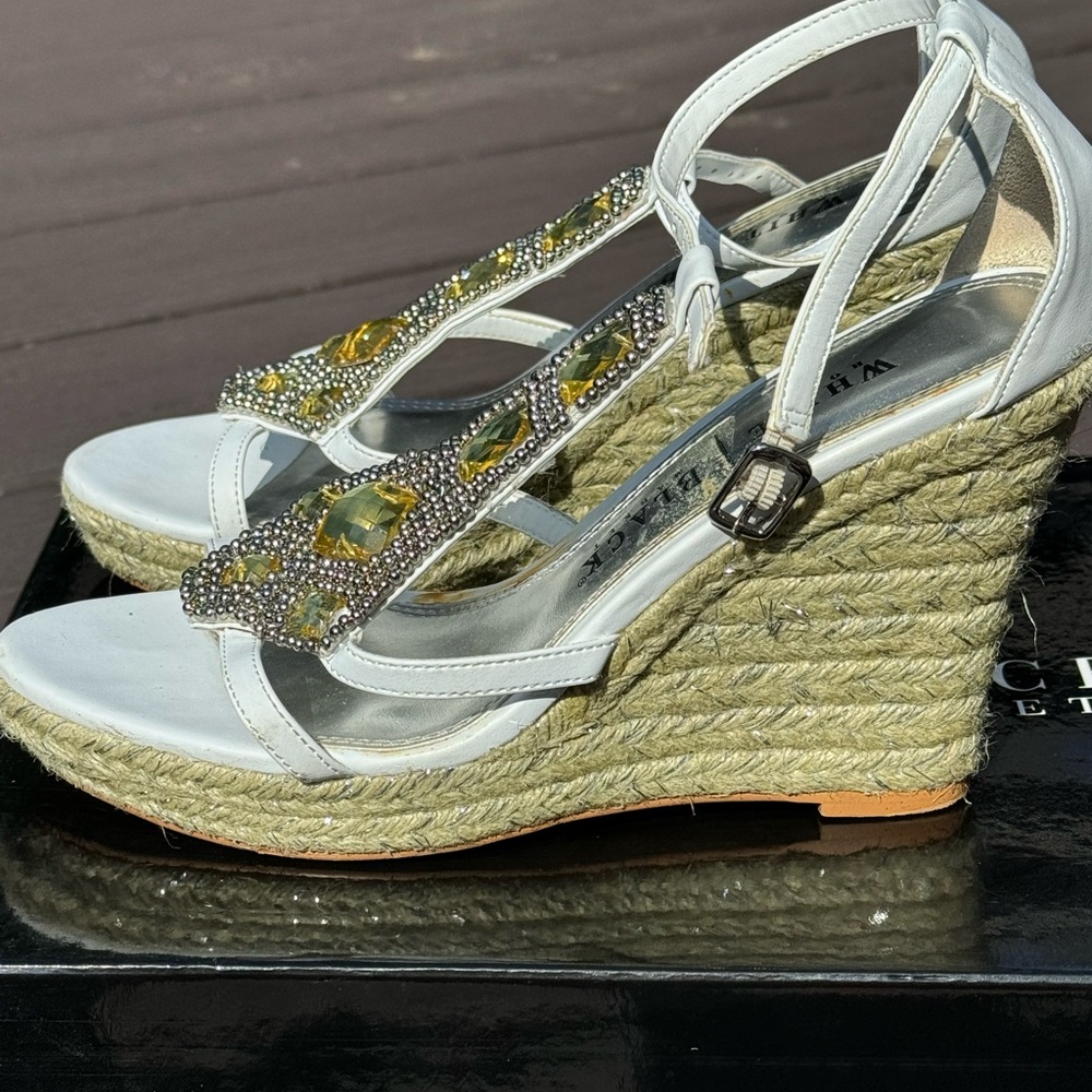 WHBM White Espadrille Sandal - Picture 4 of 6